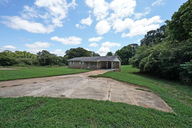 Foto del edificio - 3/1 Ranch home on 4 Acres close to shopping and dining in Canton!
