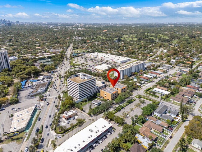 Foto del edificio - 1300 NE 109th St