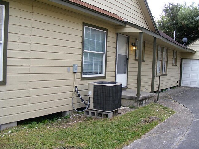 Foto del edificio - 3222 Winbern St