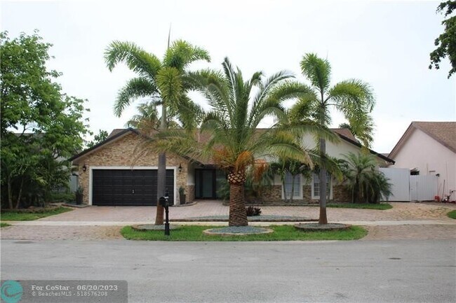 Foto del edificio - 2411 NW 103rd Ave