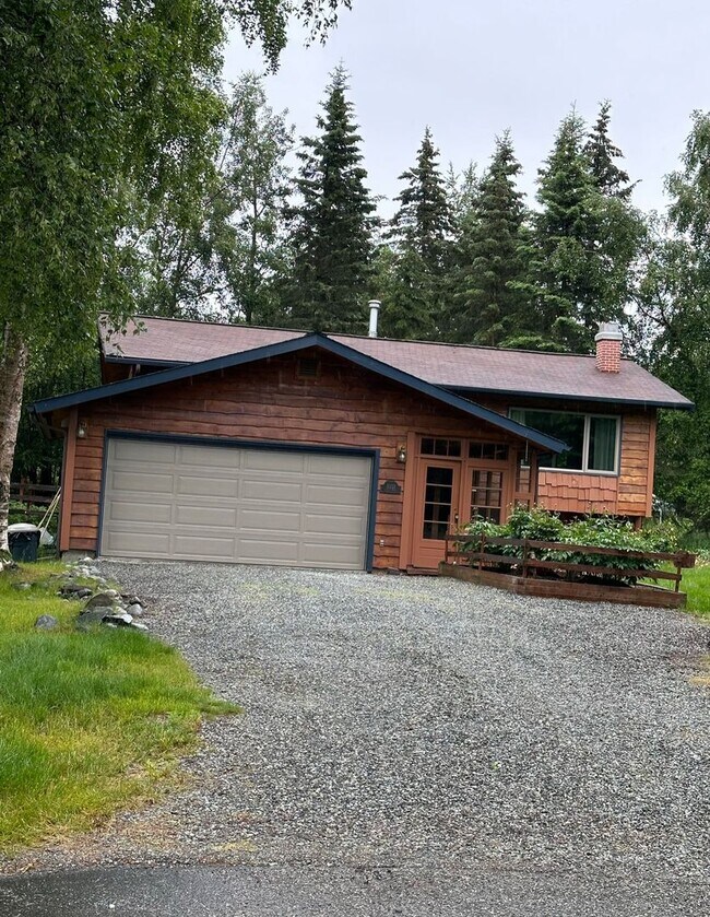 Building Photo - Beautiful South Anchorage Home with Garden