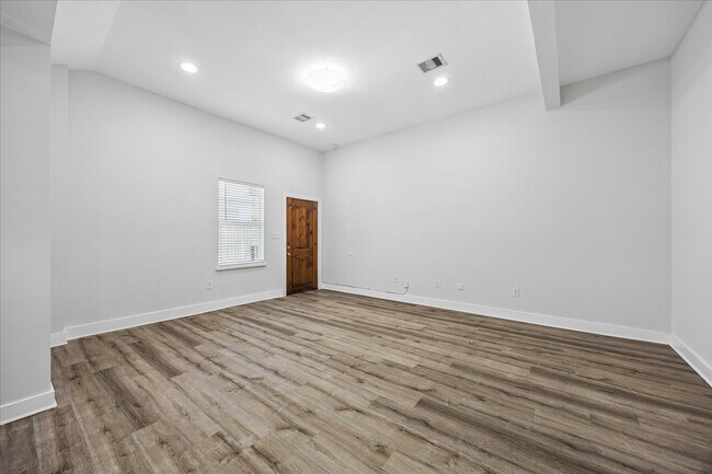 Foto del edificio - 2316 Hopkins St