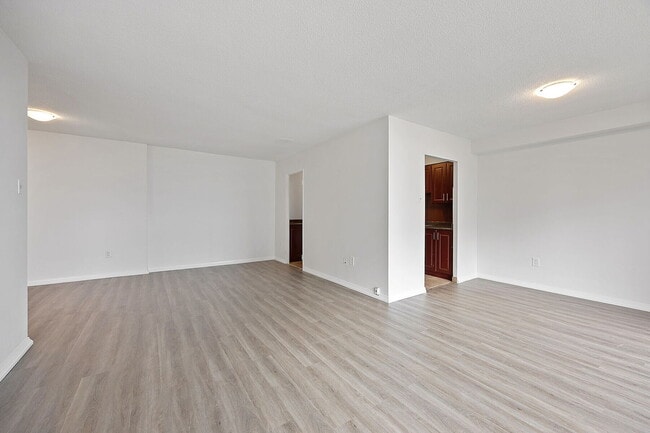 Building Photo - 100 Prudential Dr