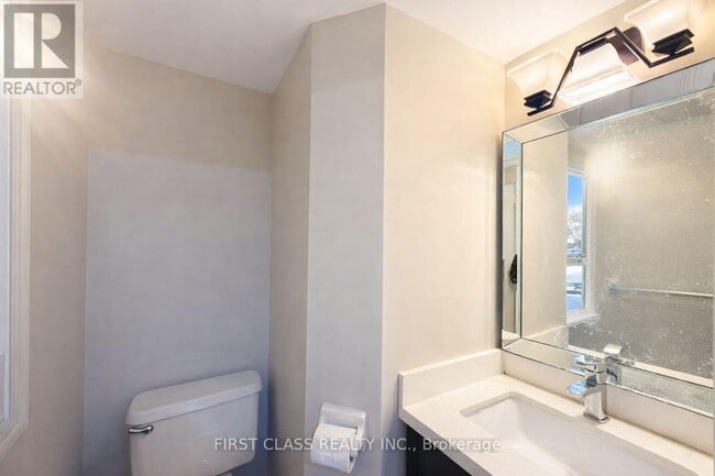 Photo du bâtiment - 108 Finch Ave W