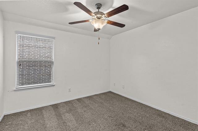 Foto del edificio - 9005 Holliday Ln