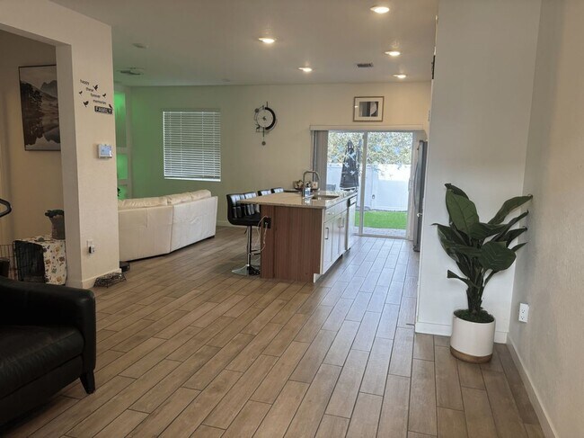 Foto del edificio - 831 SE 16th Ct