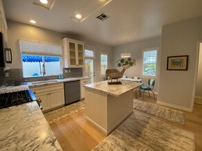 Building Photo - 618 Compass Ct