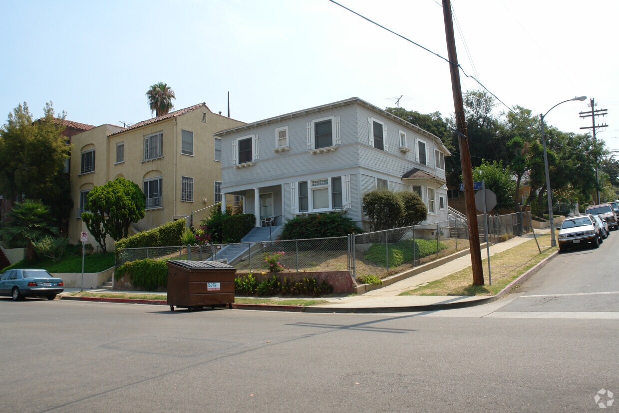 Building Photo - 140 S Coronado St