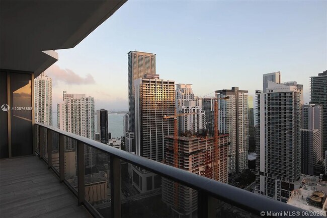 Foto del edificio - 55 SW 9th St