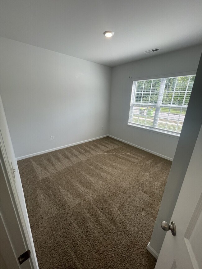 Building Photo - 908 Sea Holly Dr
