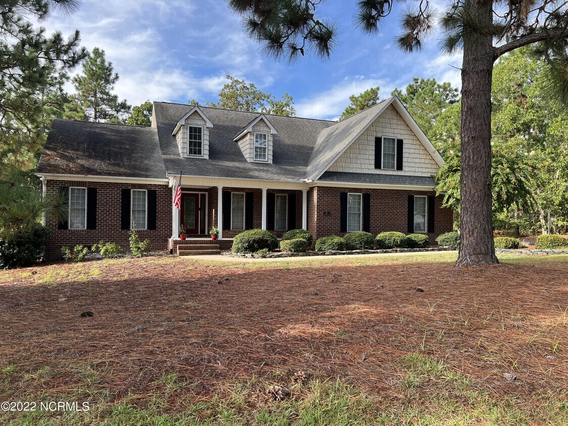 10 Deerwood Ln, Pinehurst, NC 28374 House Rental in Pinehurst, NC