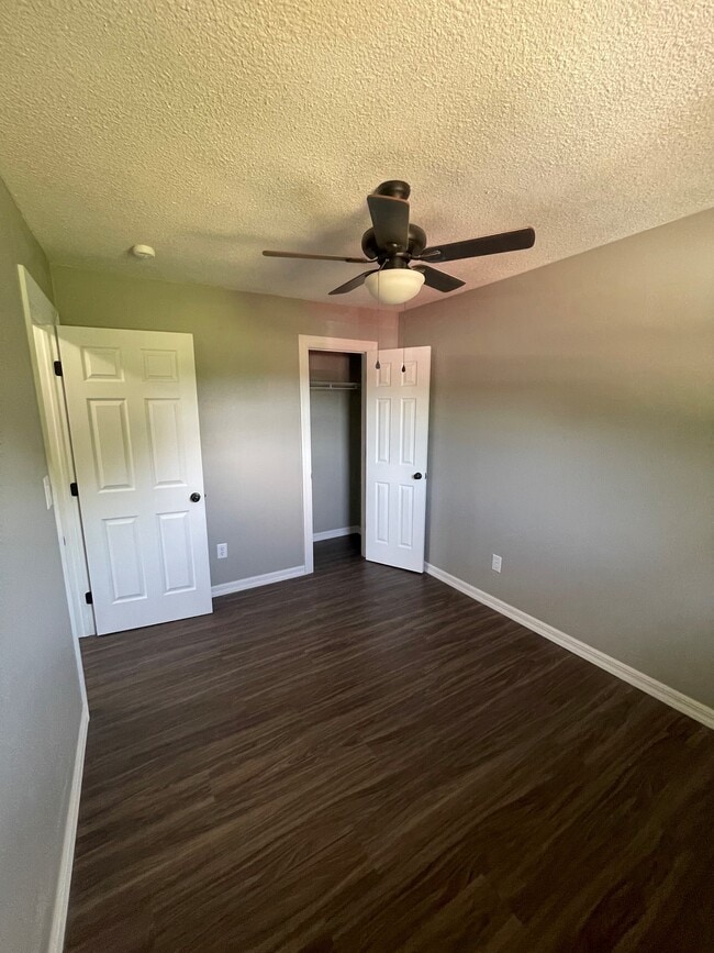 Dormitorio 2 - 3052 S Franklin Ave