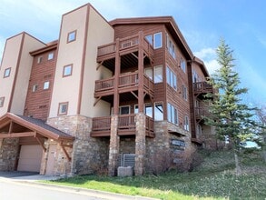 Building Photo - 6641 Overland Dr
