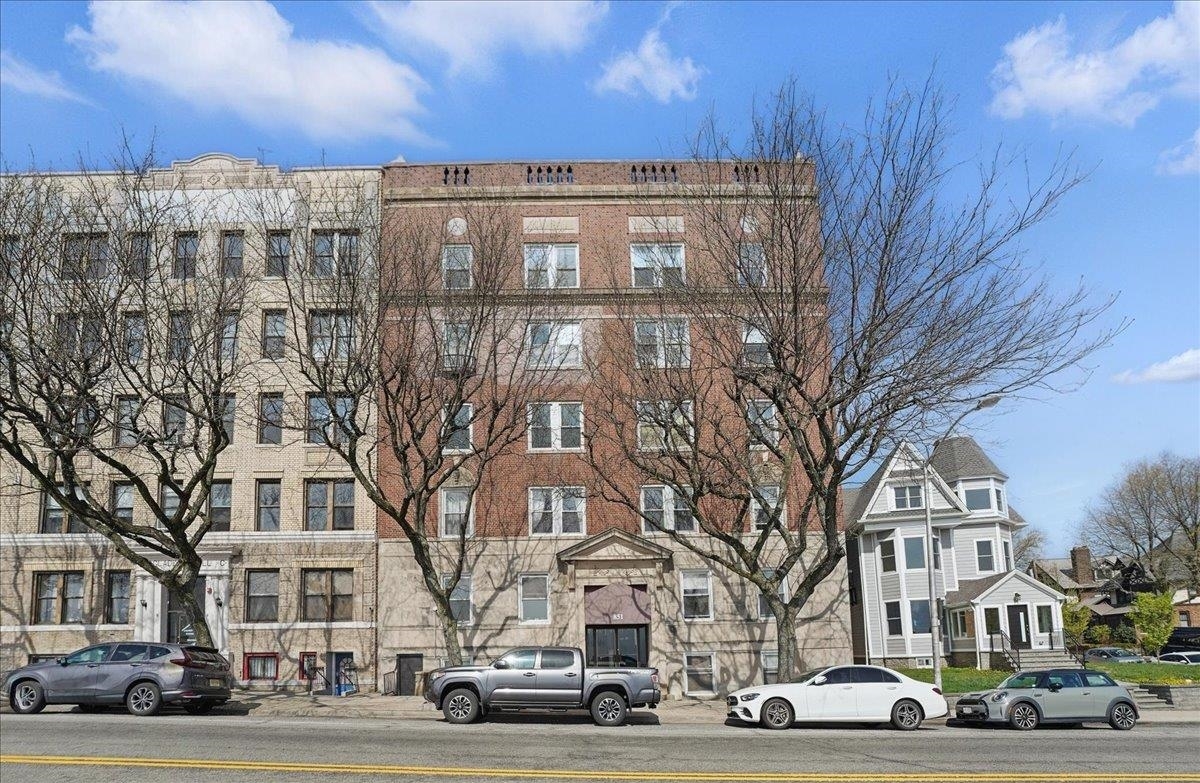 Primary Photo - 851 JFK Blvd E