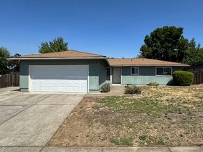 Building Photo - 2859 Cedar Links Dr