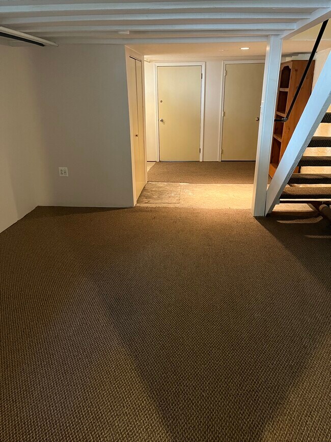 Paquete DD - 136 N Green St