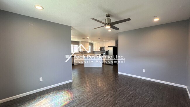 Building Photo - Updated 3bd/2ba Sacramento Home With RV Pa...