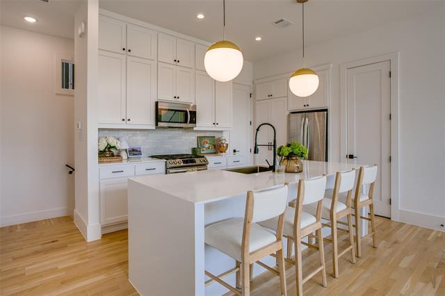 Foto del edificio - 6039 Lewis St