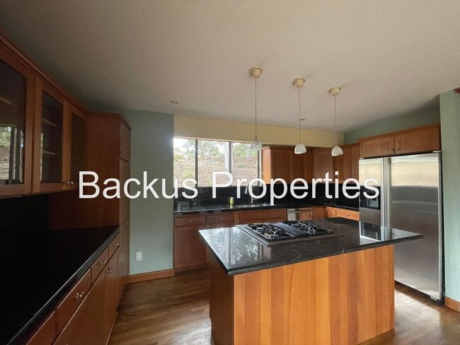 Building Photo - 14685 Charter Oak Blvd