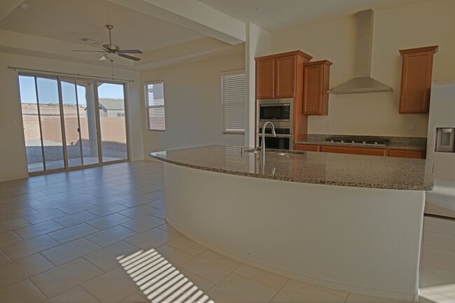 Foto del edificio - Great 3 Bedroom 2 Bath 2 Car Garage !