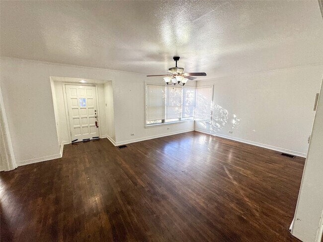 Foto del edificio - 1431 W Chestnut St