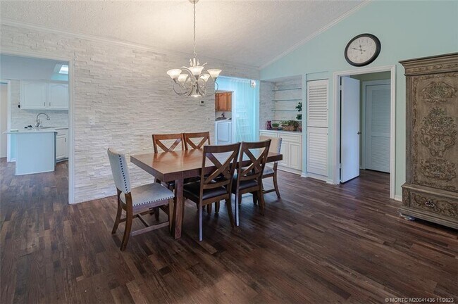 Foto del edificio - 162 SE Crestwood Cir