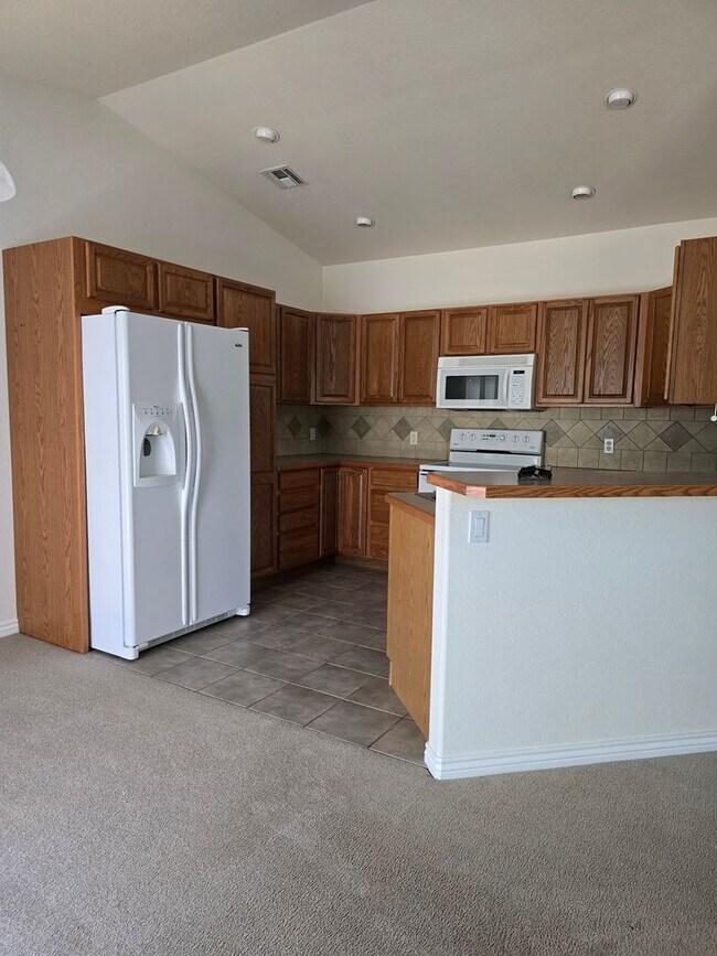 Foto del edificio - Beautiful single level townhouse located in quiet northwest area.