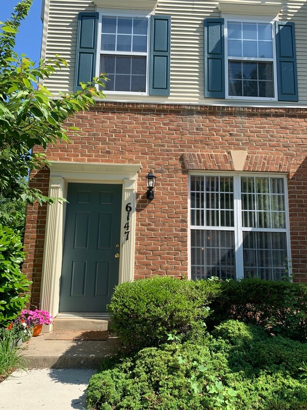 6147 Stonehenge Pl Unit 141, North Bethesda, MD 20852 Condo for Rent