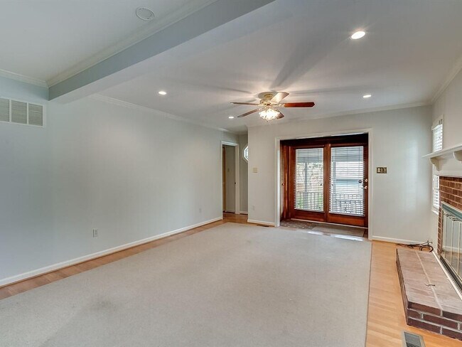 Foto del edificio - 312 Garden Rd