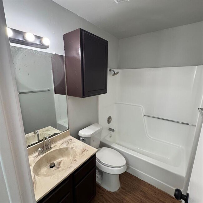 Foto del edificio - 1214 Orchard Park Cir
