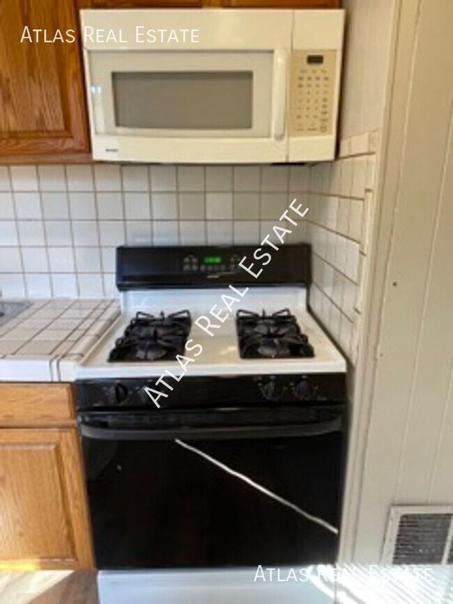 Building Photo - 1 bed, 1 Bath cozy apartment waiting for you!