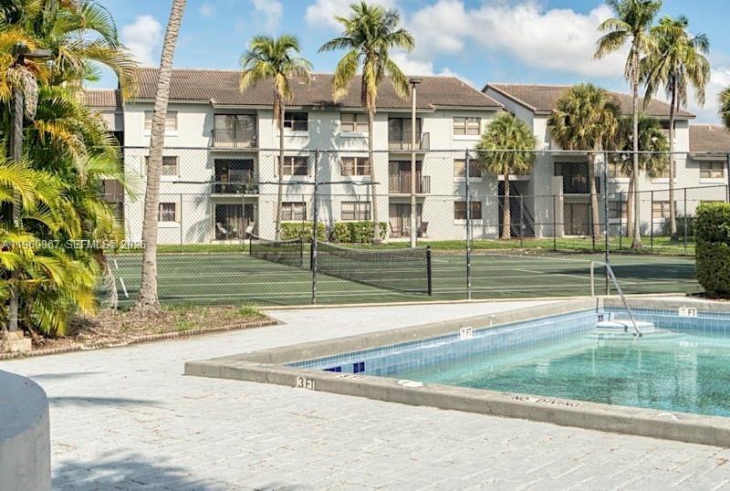 Foto del edificio - 7195 NW 179th St