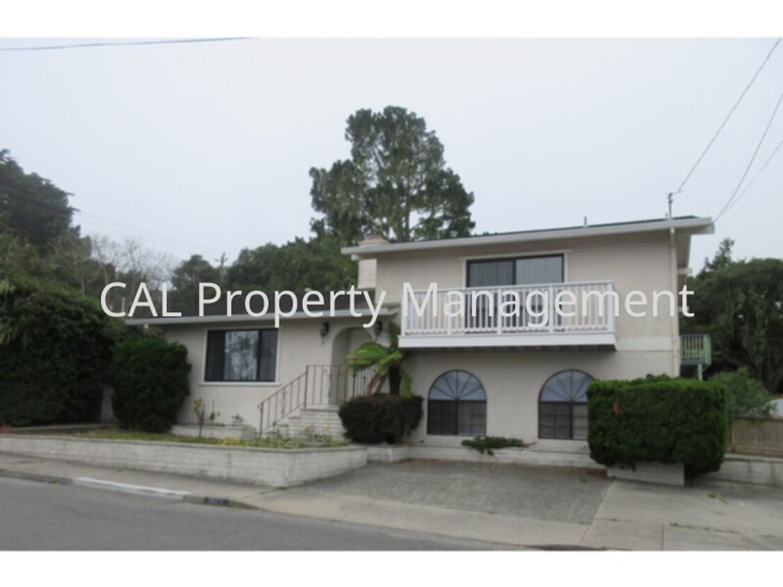 Foto principal - Charming 3 Bedroom in Monterey, CA