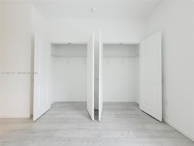 Foto del edificio - 541 NE 4th Ln