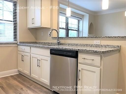 Building Photo - 2 bedroom in Mt. Lebanon PA 15228