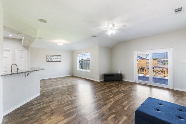 Building Photo - 15210 Main Royal Dr