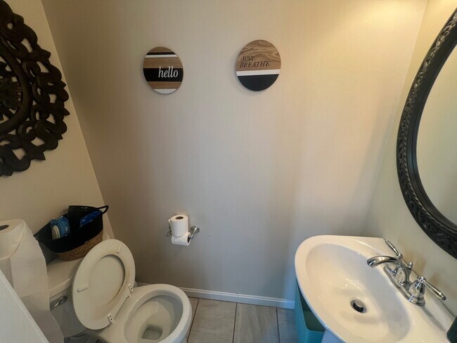 Foto del edificio - 106 Long Meadow Ct