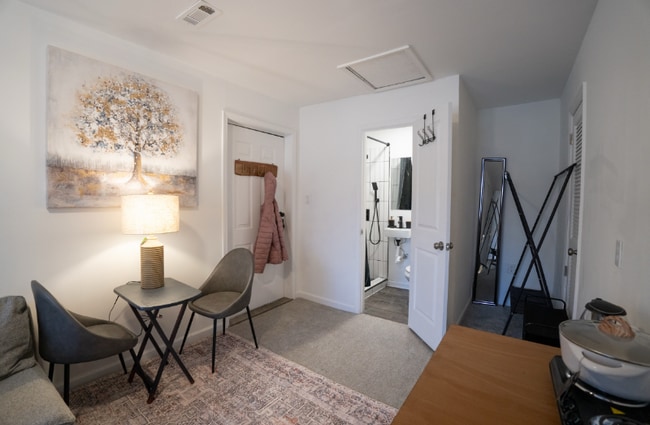 Foto del edificio - 3447 Highland Pine Way