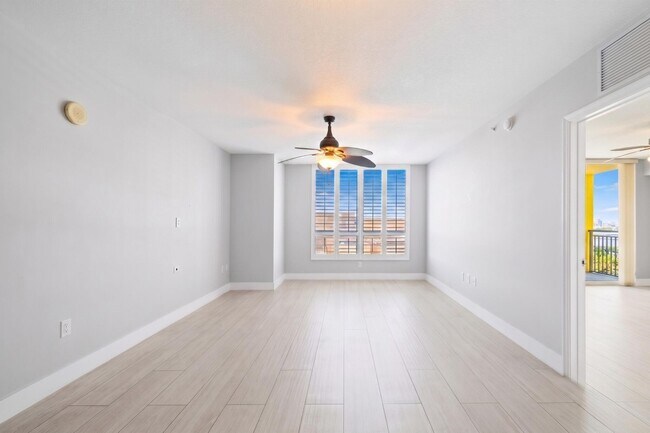 Building Photo - 610 W Las Olas Blvd