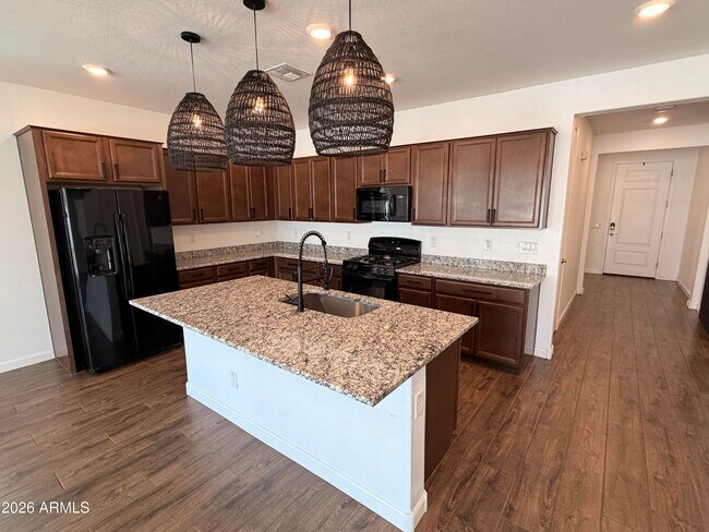 Foto del edificio - 9948 E Thornbush Ave