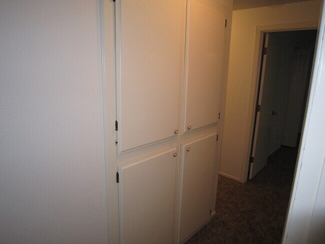 Building Photo - Four Bedroom Home in Keizer, Close to Keiz...
