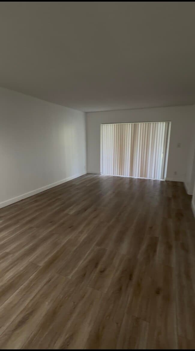 Foto del edificio - 8001 Fairview Dr