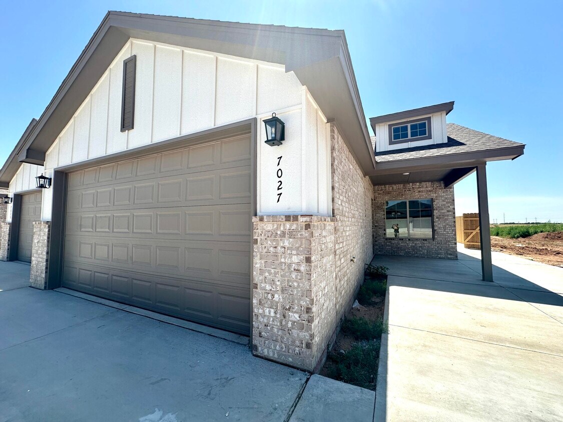 Foto principal - 7027 40th St