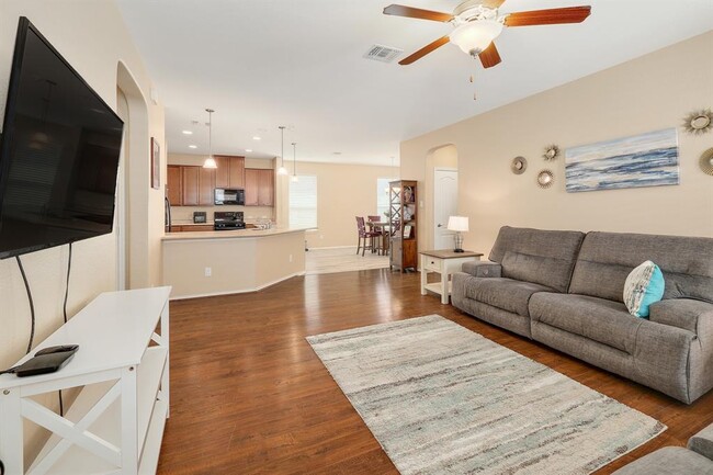 Building Photo - 217 Sheepshank Dr