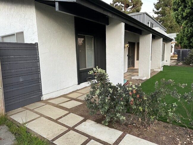 Building Photo - 5214 Dawes Ave