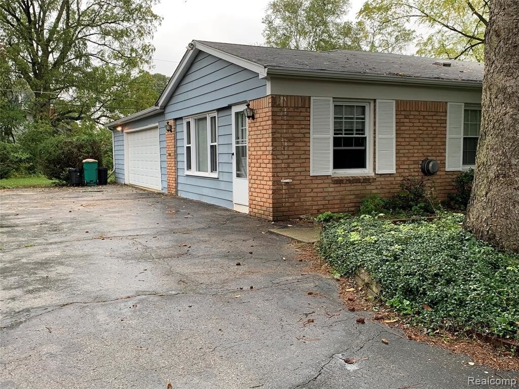 Primary Photo - 30040 Beacontree St