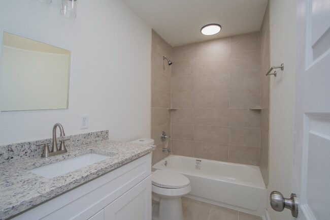 Building Photo - 273 Bonnie Bnd