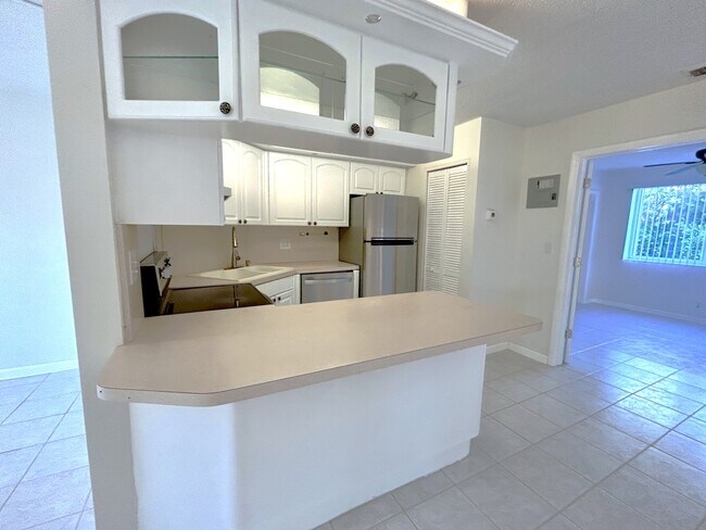 Foto del edificio - 2175 NE 56th St