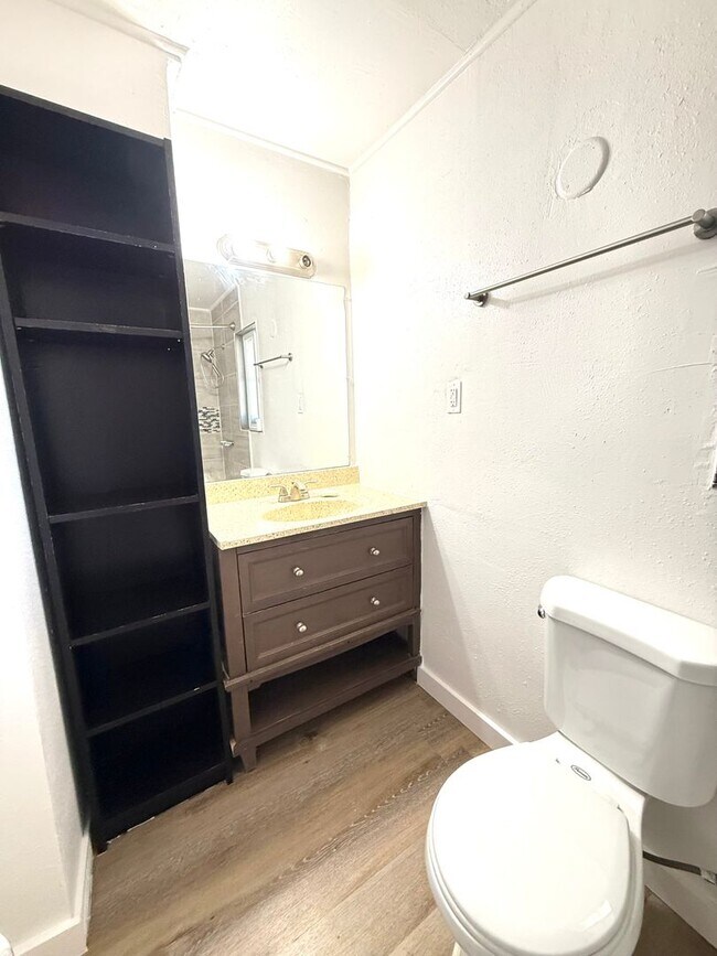 Foto del edificio - Adorable 3 bed/1.5 bath house with yard