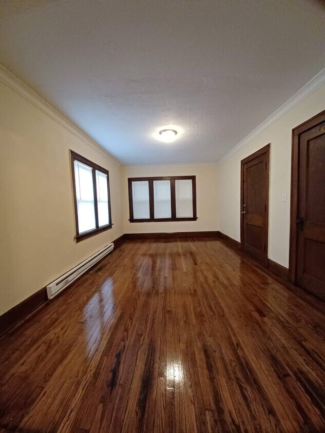 1411 21st Ave Unit 1W, Rockford, IL 61104 Apartments in Rockford, IL